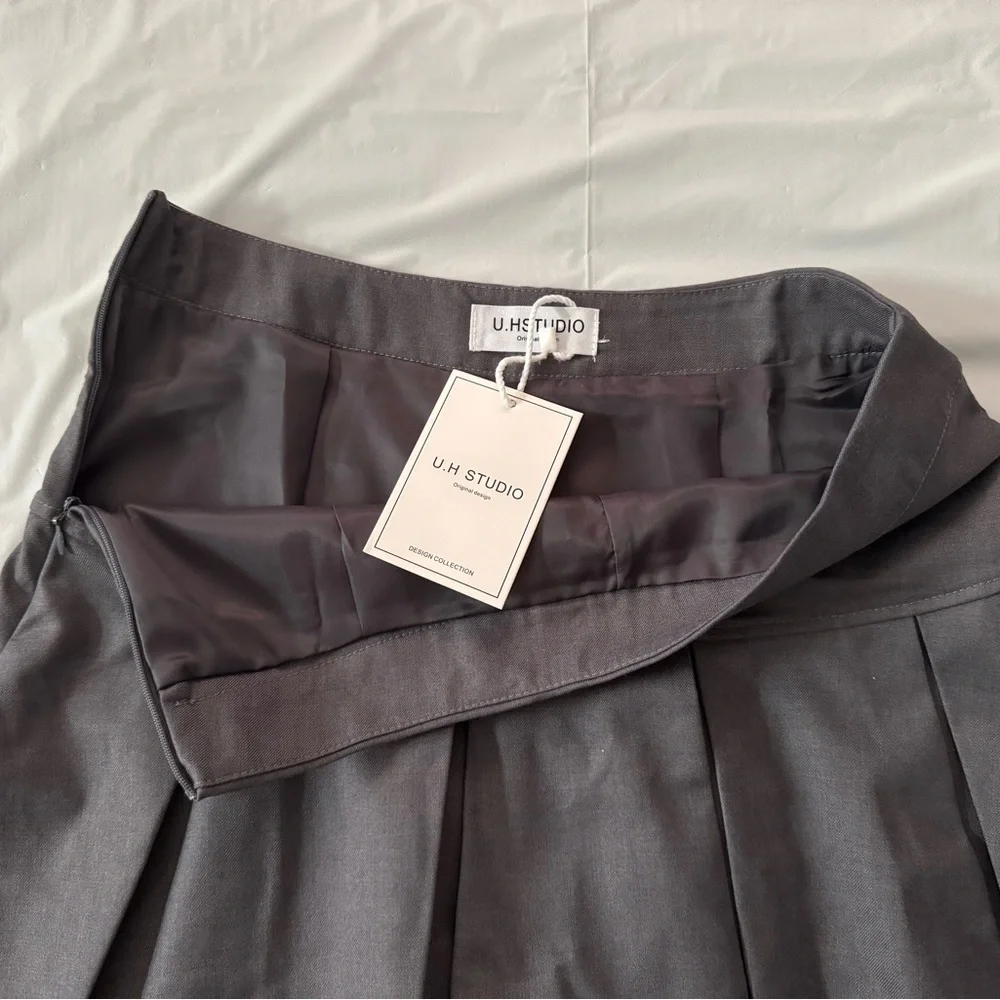 Classic Gray Pleated Skirt - Picture 10 of 13